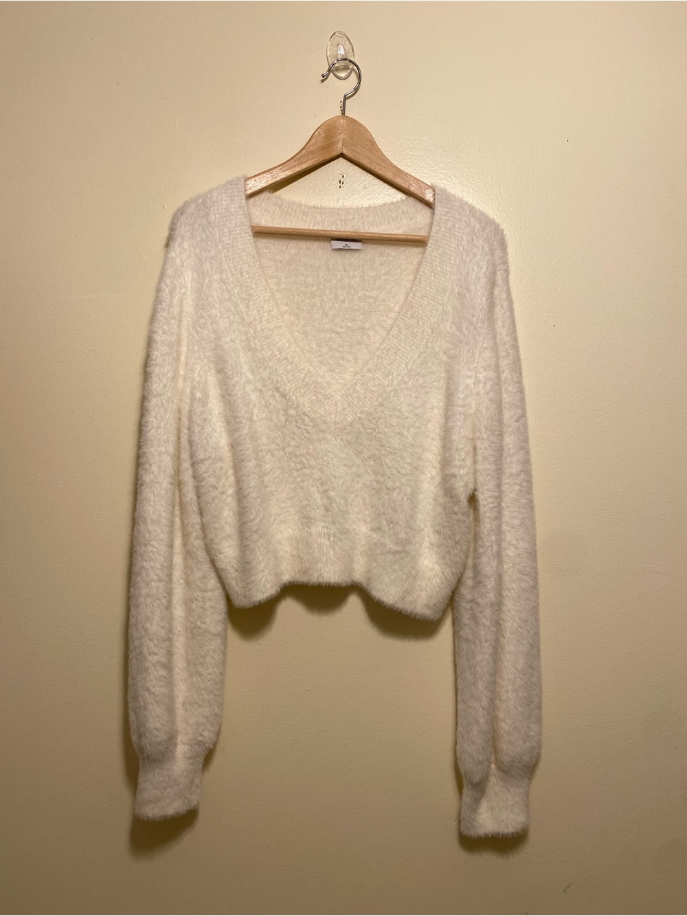 Sunday Best Cream Fuzzy V-Neck Cropped Sweater. Size XL